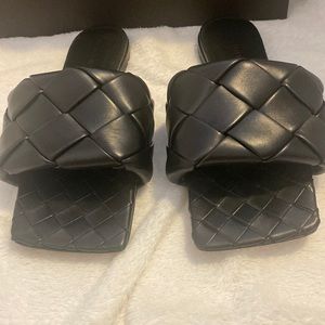 Botetega Veneta lido Flat Sandal size 40